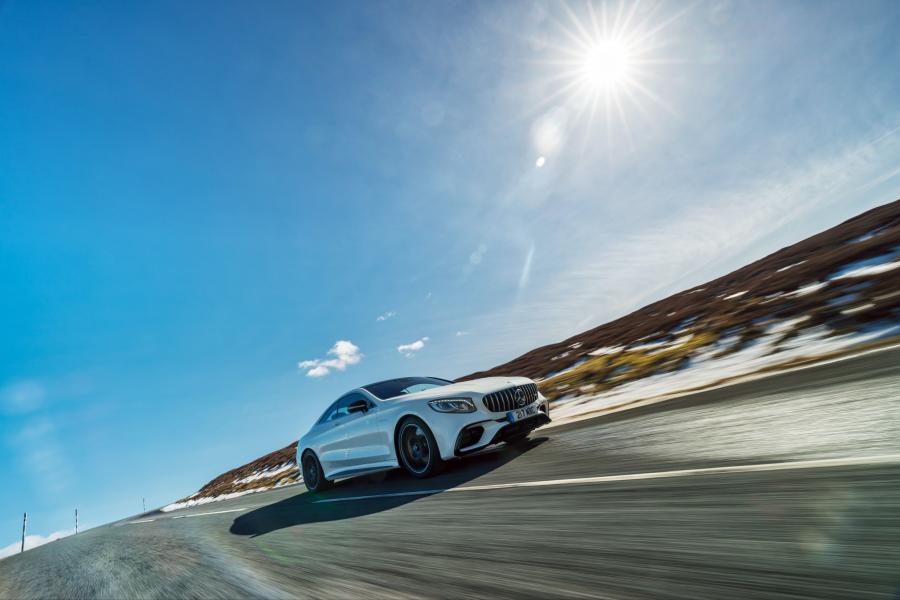  Mercedes-AMG S63 4Matic+ Coupe (C217) 2018 года  (UK) (фото 29 из 38)